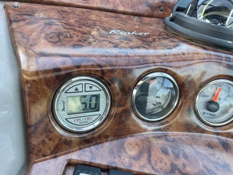 2006 Rinker Express Cruiser