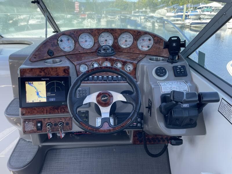 2006 Rinker Express Cruiser