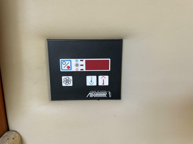 2006 Rinker Express Cruiser