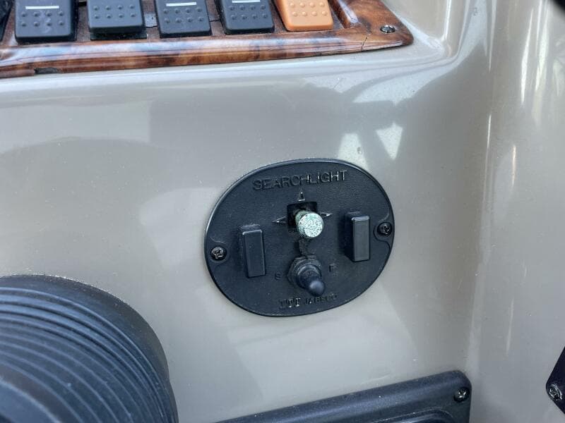 2006 Rinker Express Cruiser