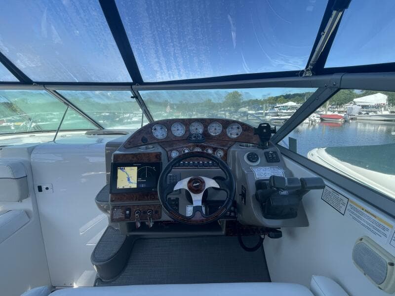 2006 Rinker Express Cruiser