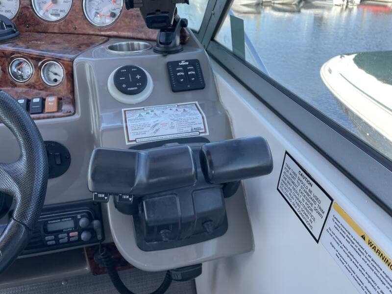 2006 Rinker Express Cruiser