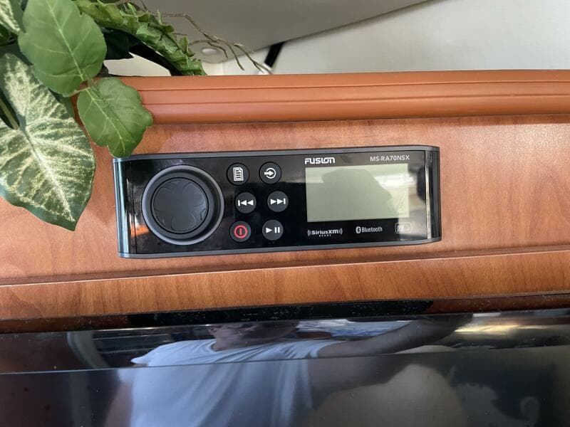 2006 Rinker Express Cruiser