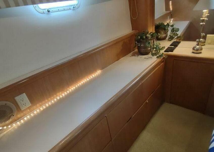 1996 Hatteras 50' Sport Deck