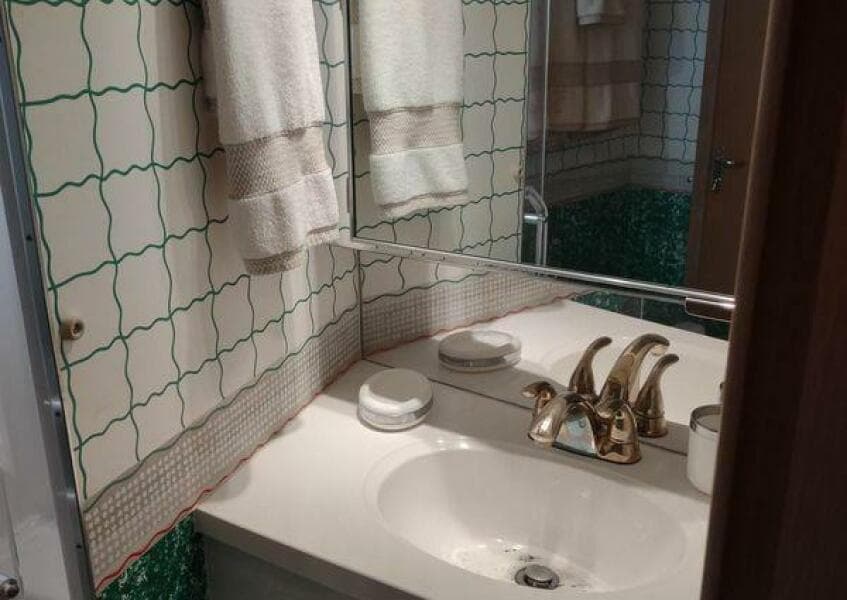 1996 Hatteras 50' Sport Deck