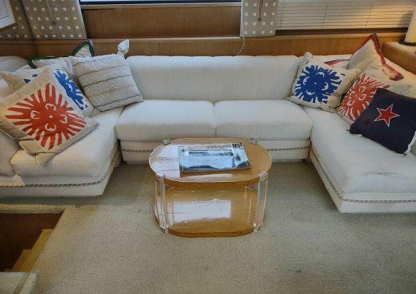 1996 Hatteras 50' Sport Deck