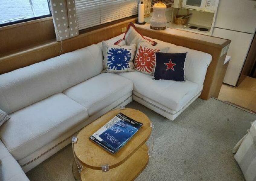 1996 Hatteras 50' Sport Deck