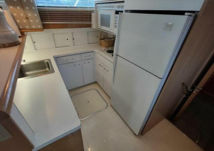 1996 Hatteras 50' Sport Deck