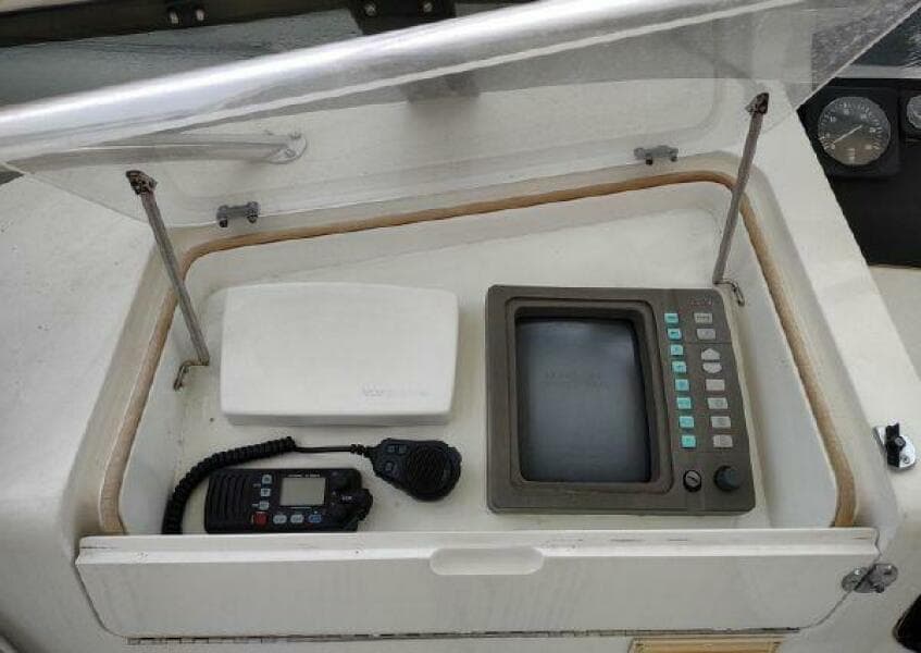 1996 Hatteras 50' Sport Deck