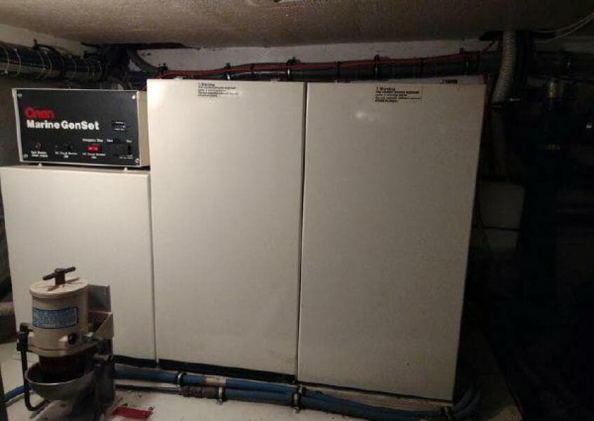 1996 Hatteras 50' Sport Deck