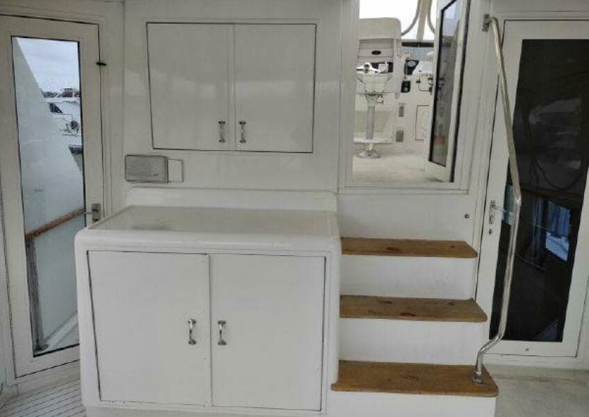 1996 Hatteras 50' Sport Deck