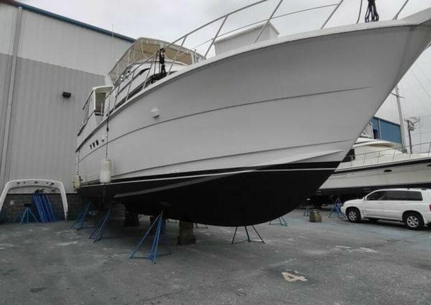 1996 Hatteras 50' Sport Deck