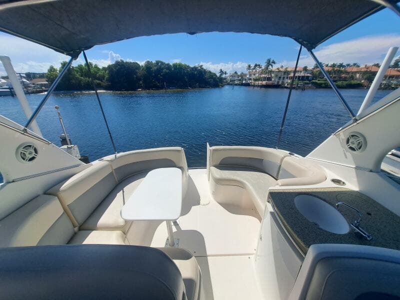 2005 Chaparral 330 Signature Cruiser