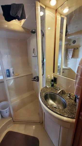 Guest Head Vanity and Shower