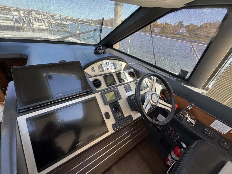 2015 Princess V52