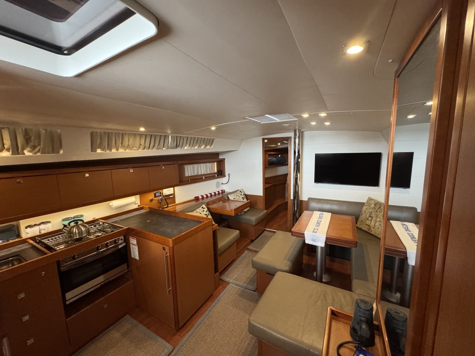 2017 Beneteau Oceanis 45 - Photo 46