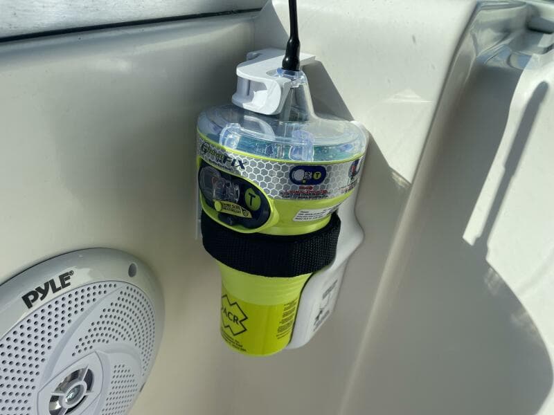 2000 Pursuit 3000 Express