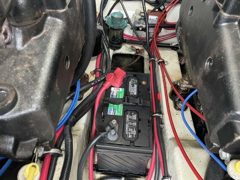 2000 Pursuit 3000 Express