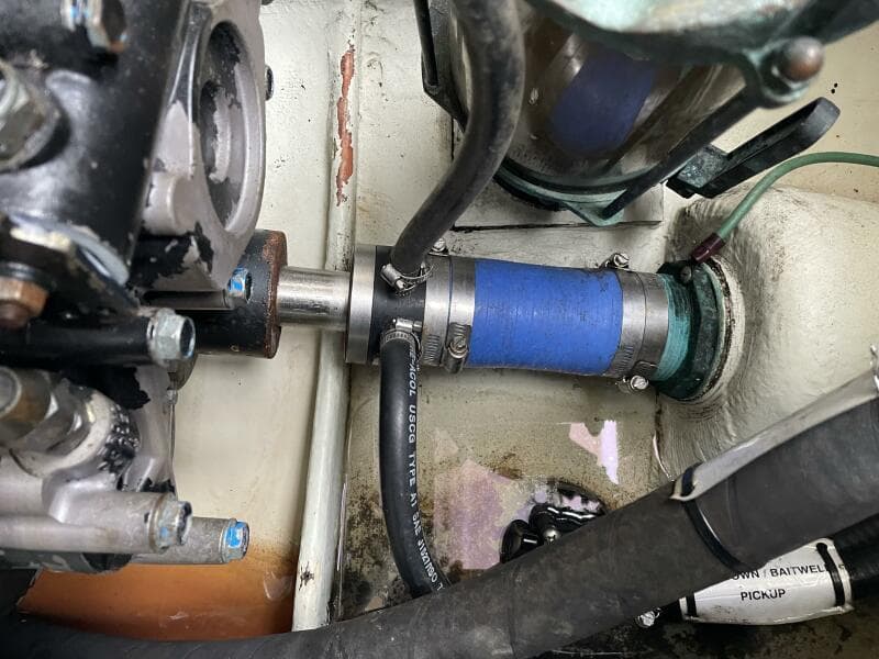 2000 Pursuit 3000 Express