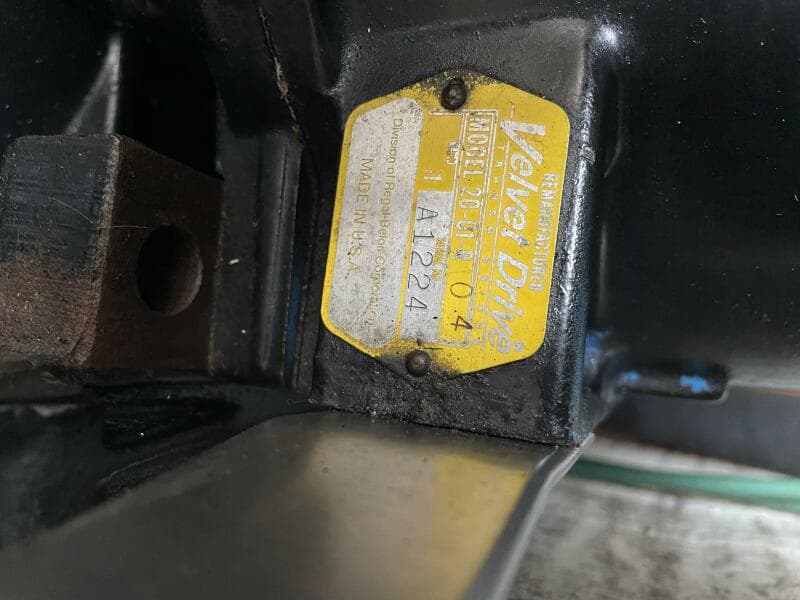 2000 Pursuit 3000 Express