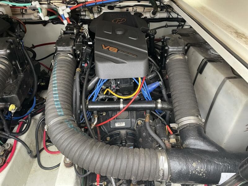 2000 Pursuit 3000 Express