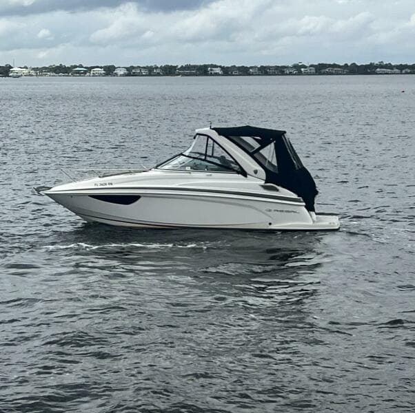 Regal 28 Express-Profile