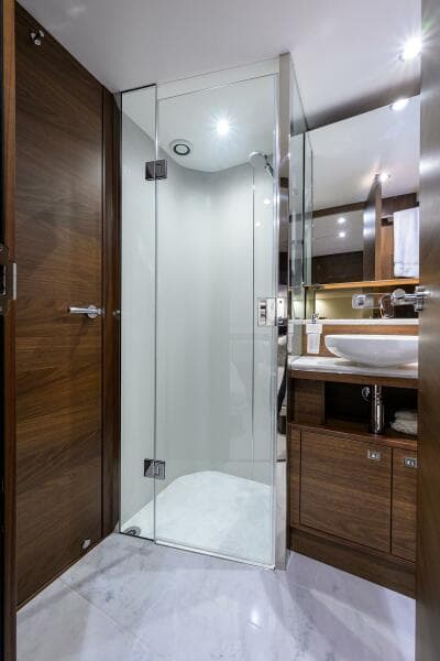 2021 Princess F70 - Photo 55