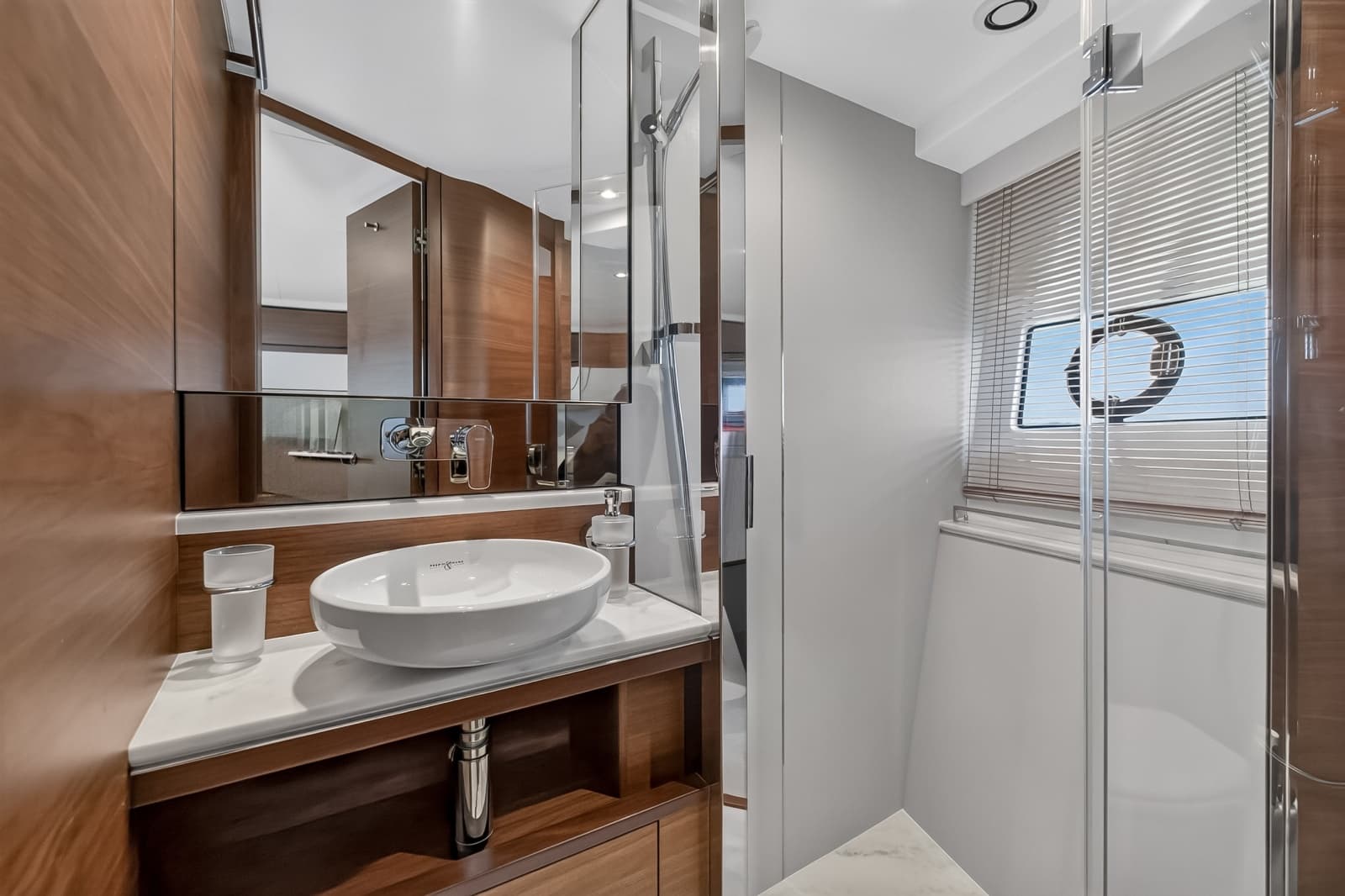 2021 Princess F70 - Photo 50