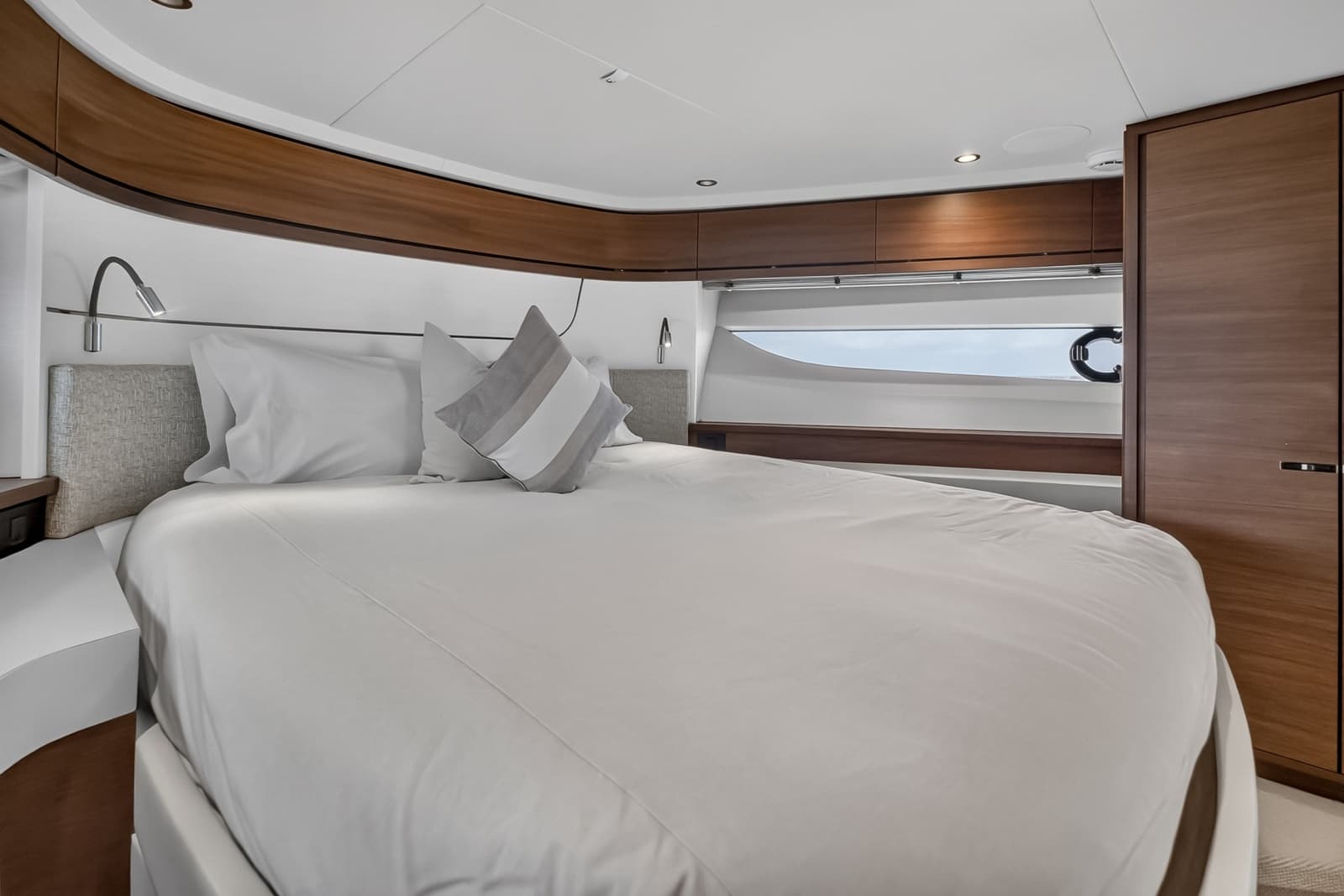 2021 Princess F70 - Photo 58