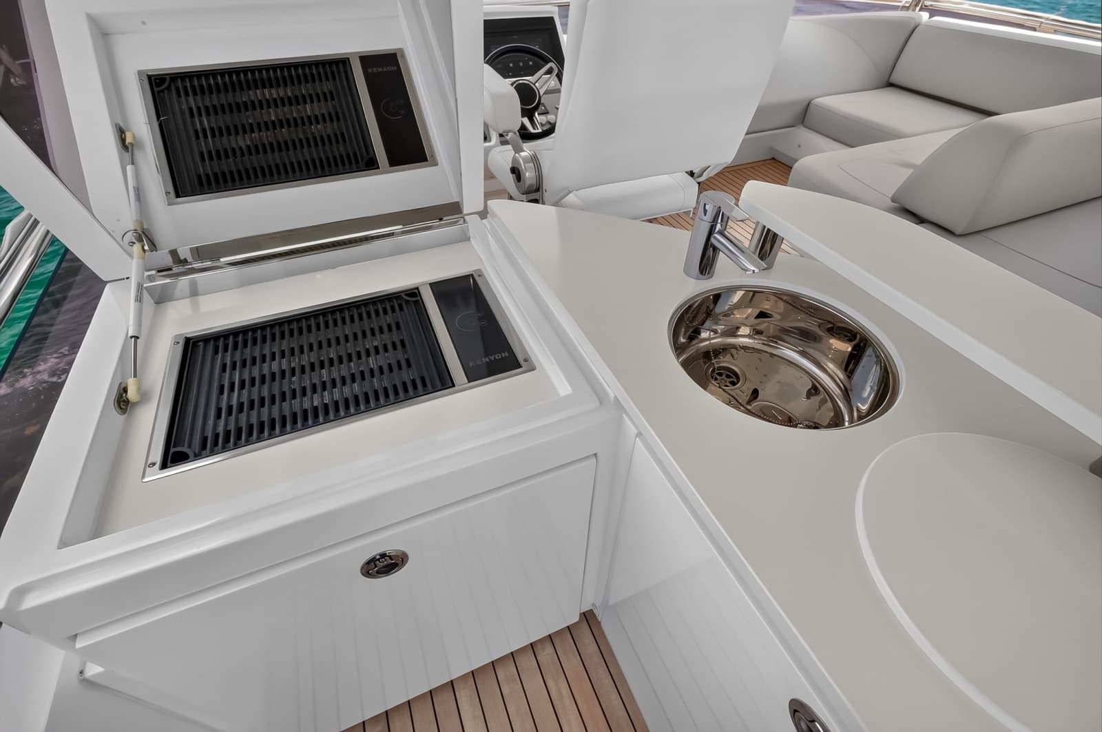 2021 Princess F70 - Photo 19