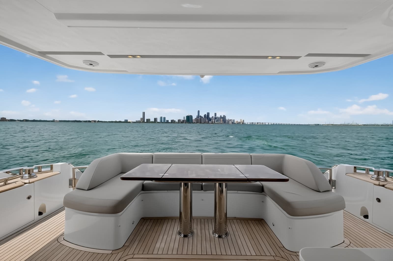 2021 Princess F70 - Photo 25