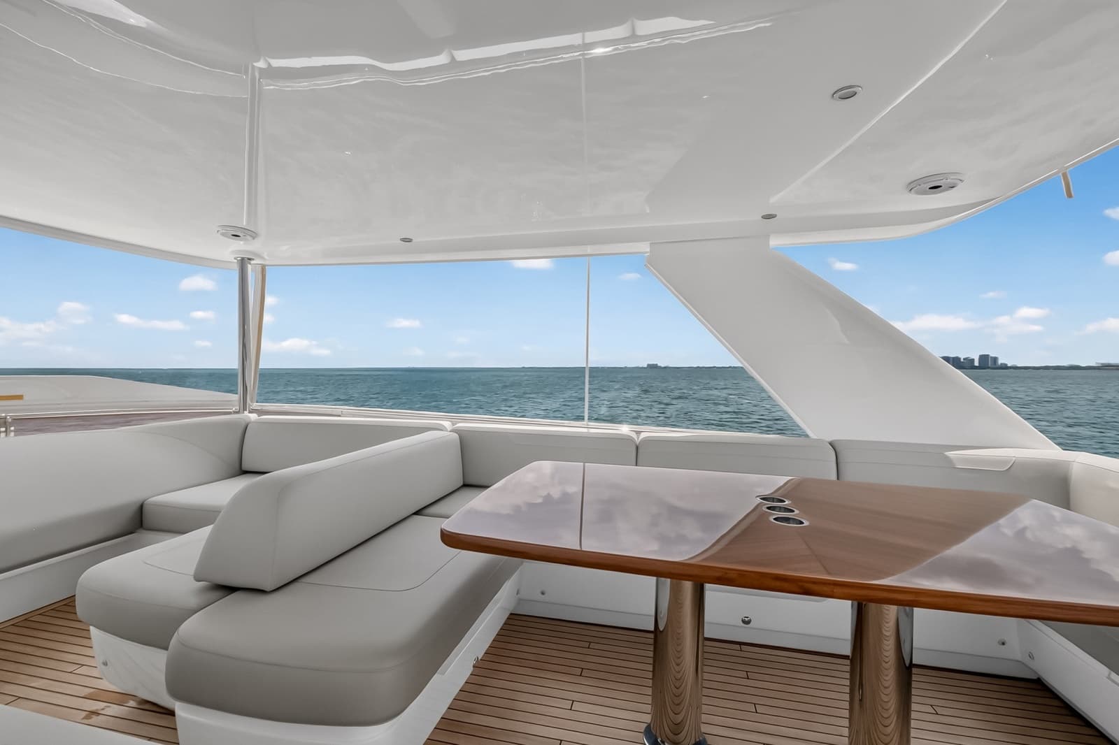 2021 Princess F70 - Photo 21