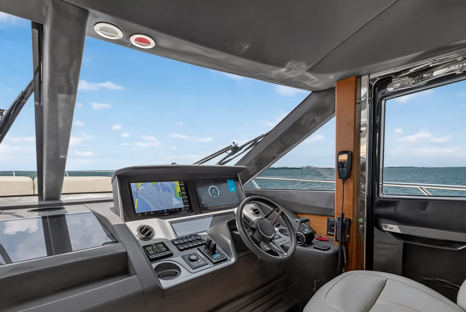 2021 Princess F70 - Photo 44