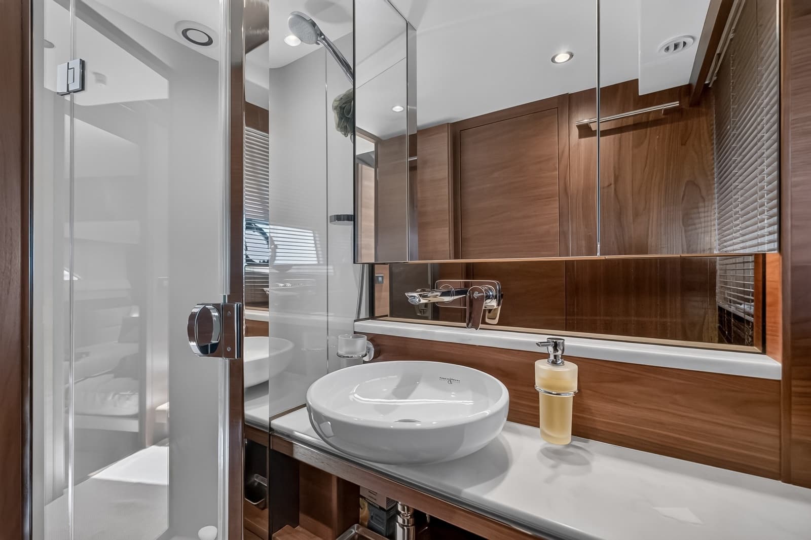 2021 Princess F70 - Photo 56