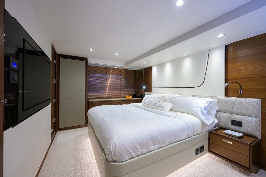 2021 Princess F70 - Photo 38