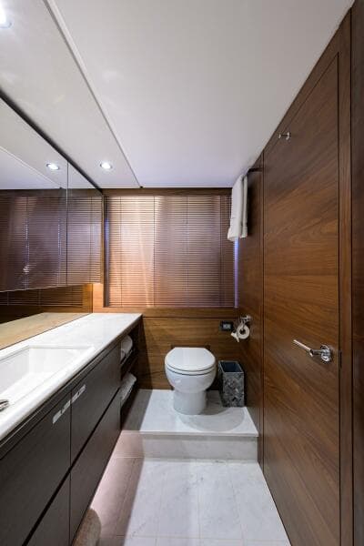 2021 Princess F70 - Photo 45