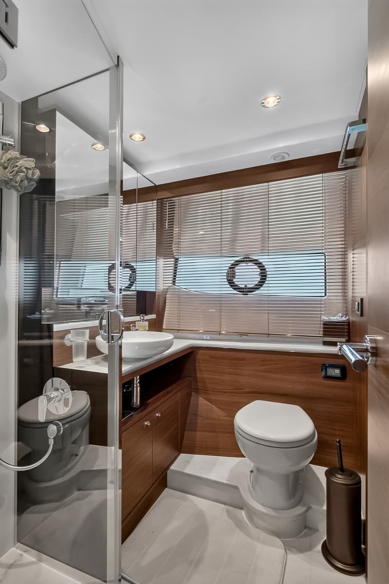 2021 Princess F70 - Photo 55