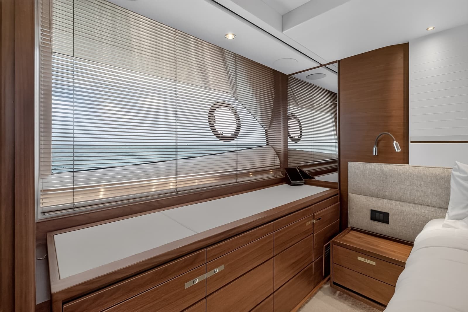 2021 Princess F70 - Photo 59