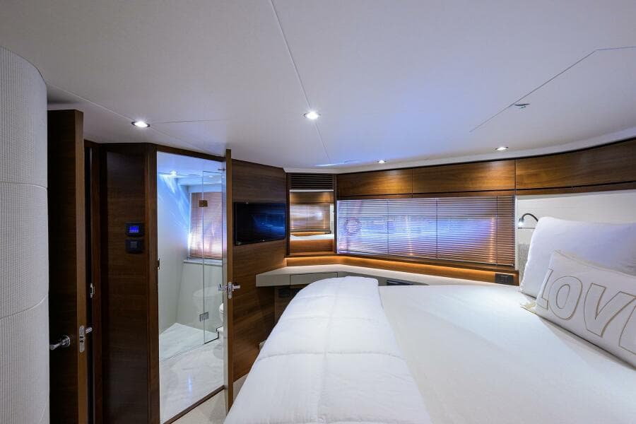 2021 Princess F70 - Photo 52