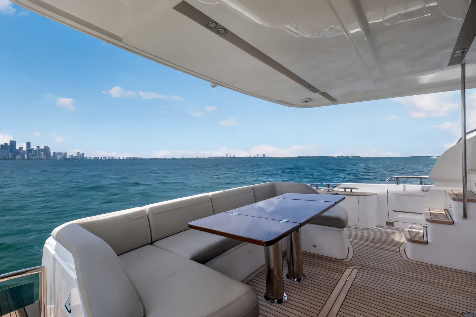 2021 Princess F70 - Photo 26