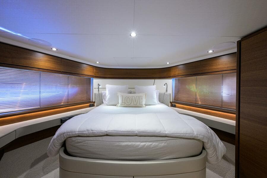 2021 Princess F70 - Photo 51