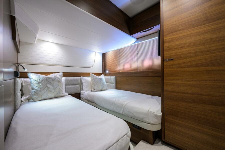2021 Princess F70 - Photo 49