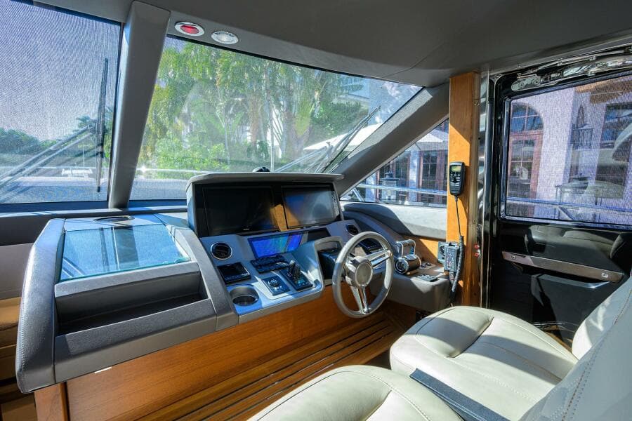2021 Princess F70 - Photo 34