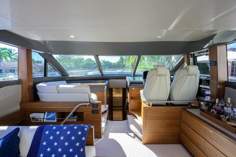 2021 Princess F70 - Photo 31