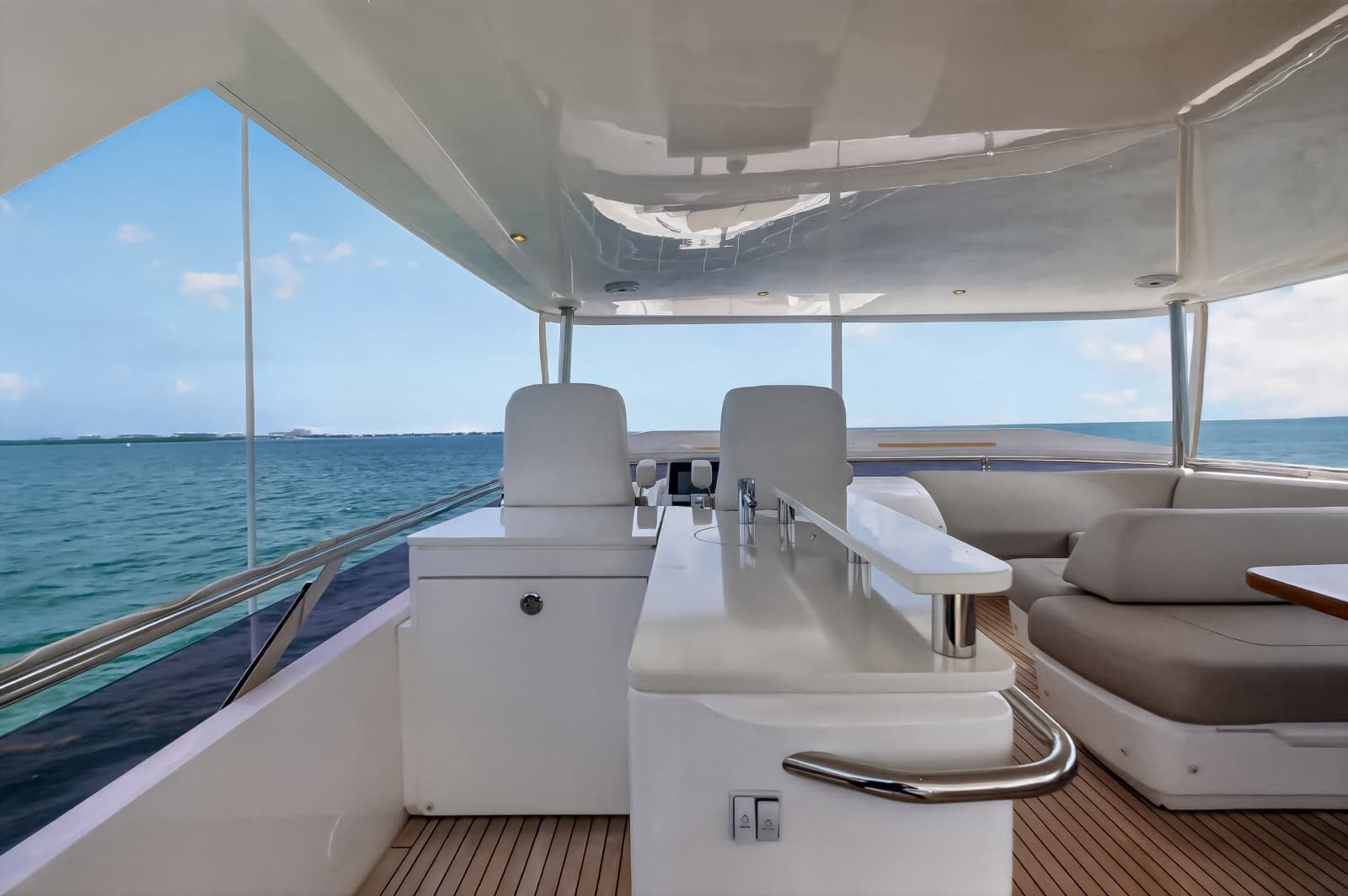 2021 Princess F70 - Photo 18
