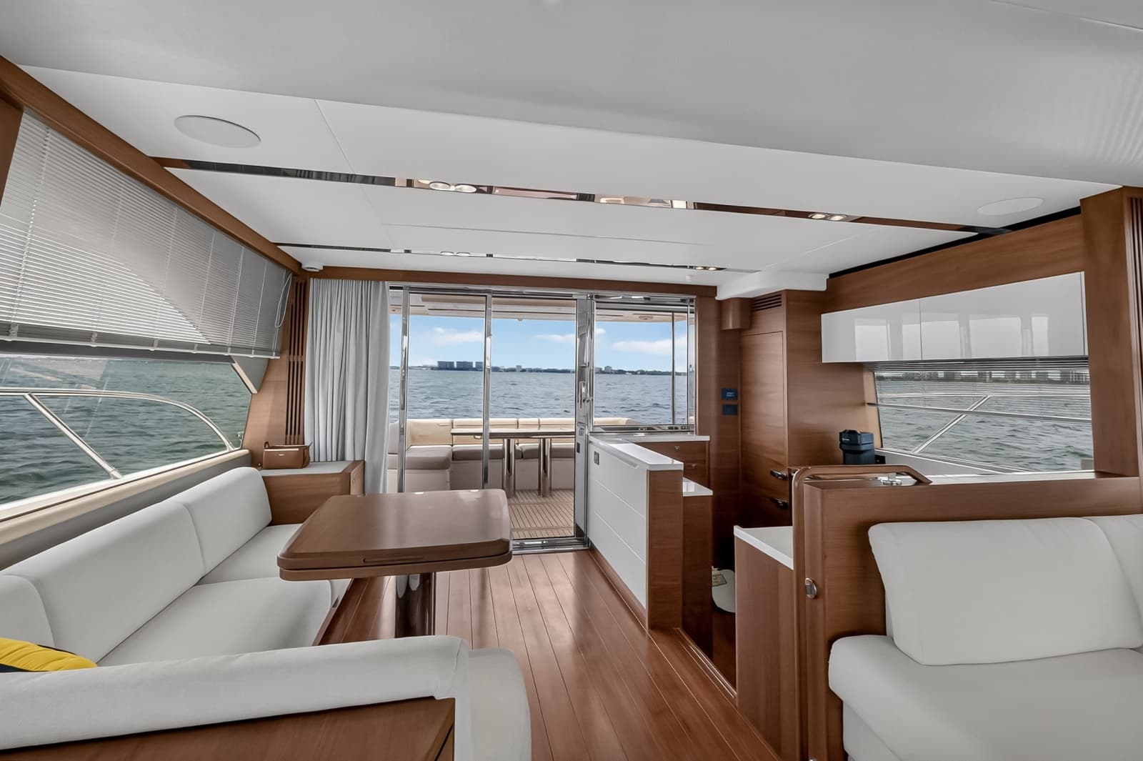 2021 Princess F70 - Photo 29