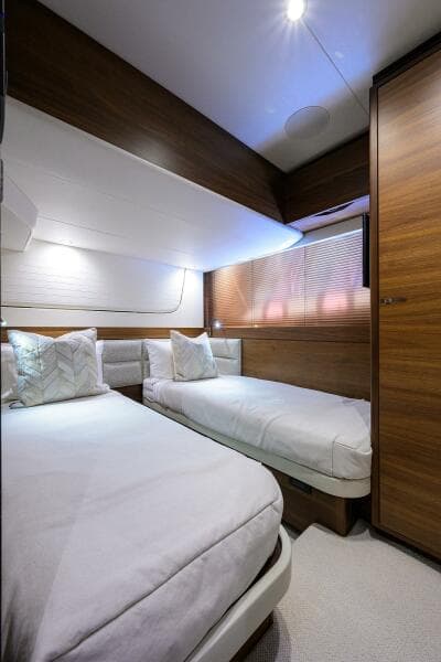 2021 Princess F70 - Photo 48