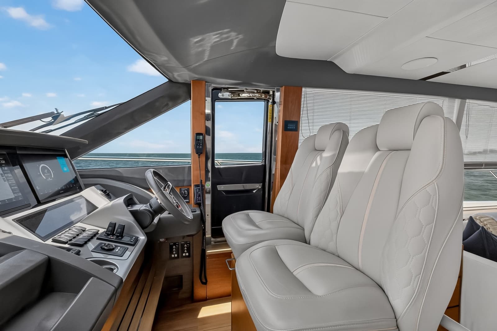 2021 Princess F70 - Photo 43