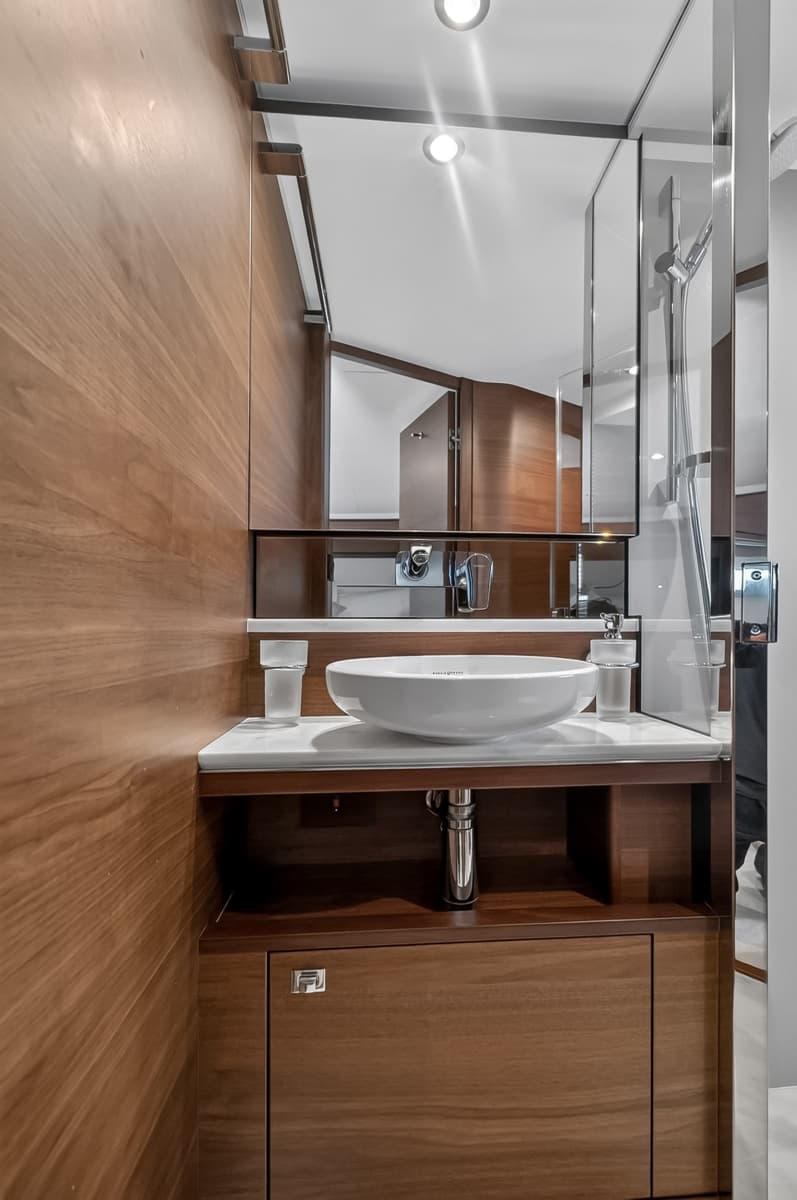 2021 Princess F70 - Photo 49