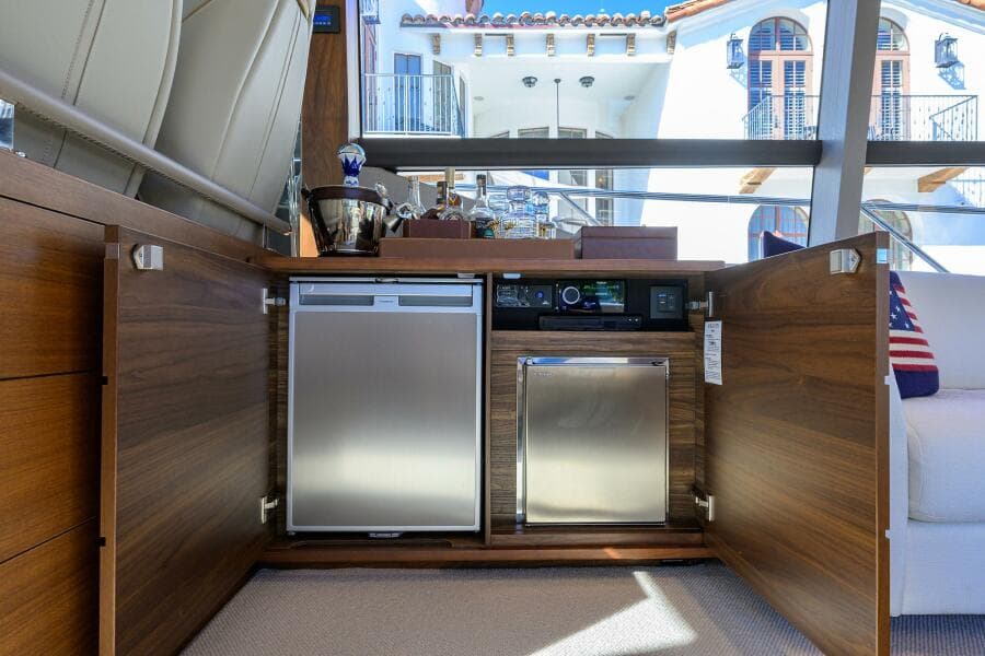 2021 Princess F70 - Photo 30